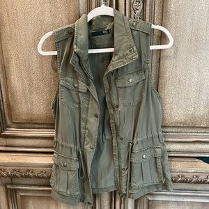 Maxi Jean green utility vest